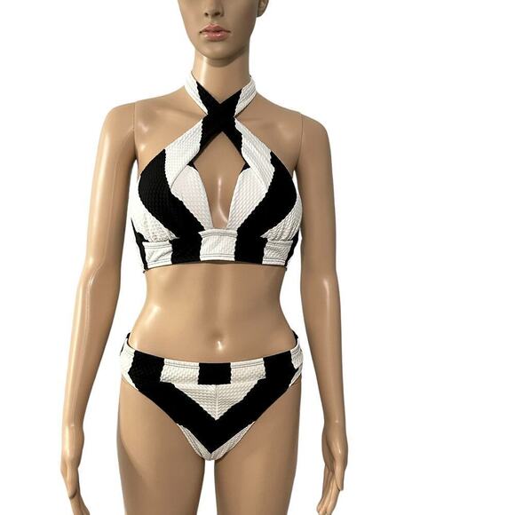 Gibson Latimer Other - Gibson Latimer Stripped Textured Halter Bikini Top (M) with Matching Bottoms (L)